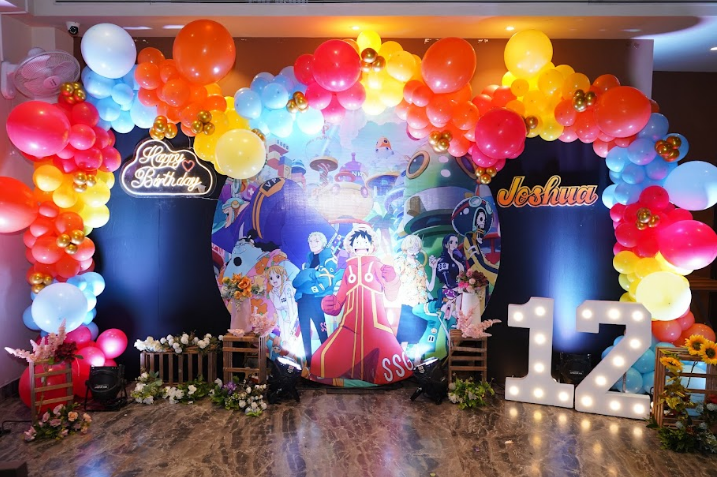 Premium themed decorations